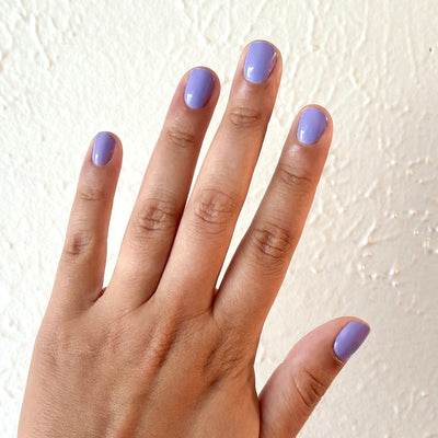 Bold & Unshaken - Gel display on hand