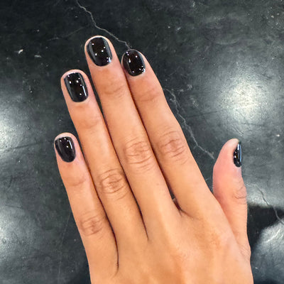 E+M - Gel display on hand