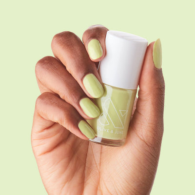 Energize Energize creamy matcha latte green Nail Polish