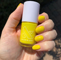 Lemony Lemon on customer hand