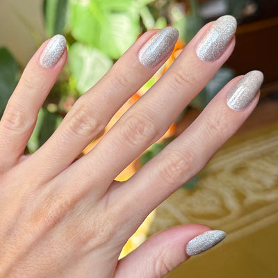 Platinum Velvet - Gel on nails