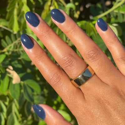 Suited - Gel on nails