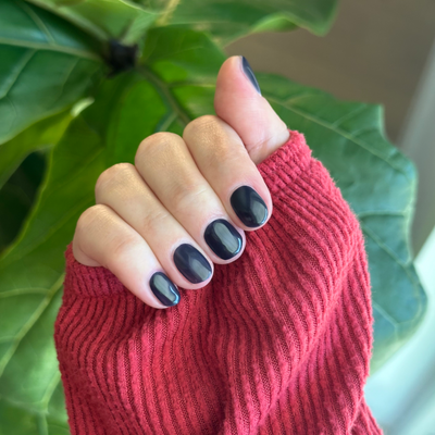 Suited - Gel display on hand